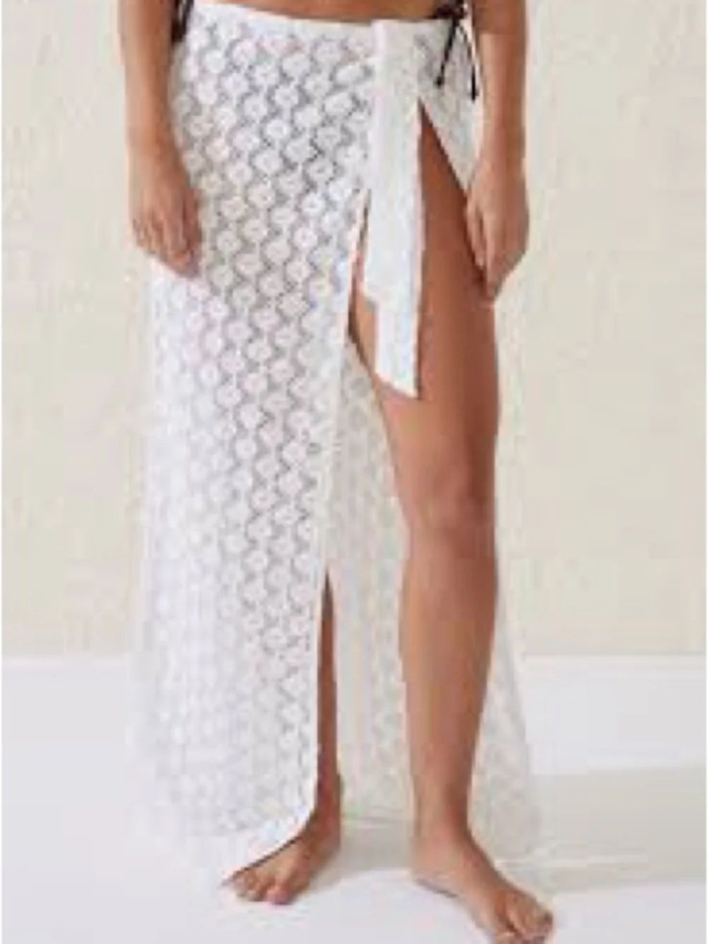 Cotton On Body Open Mesh Beach Sarong Wrap Skirt White Knit Size Women’s Medium
